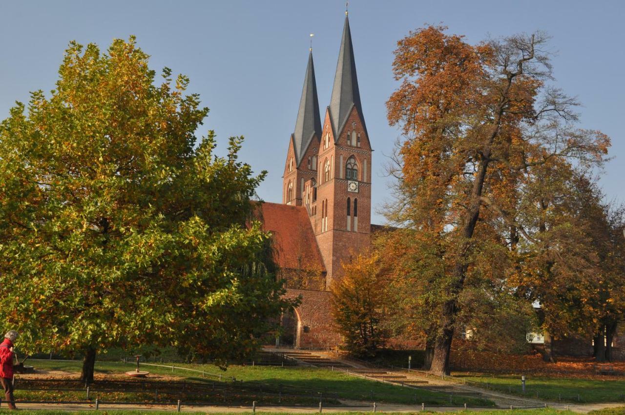 Kulturfreizeiten Ferienwohnungen Neuruppin Exterior photo